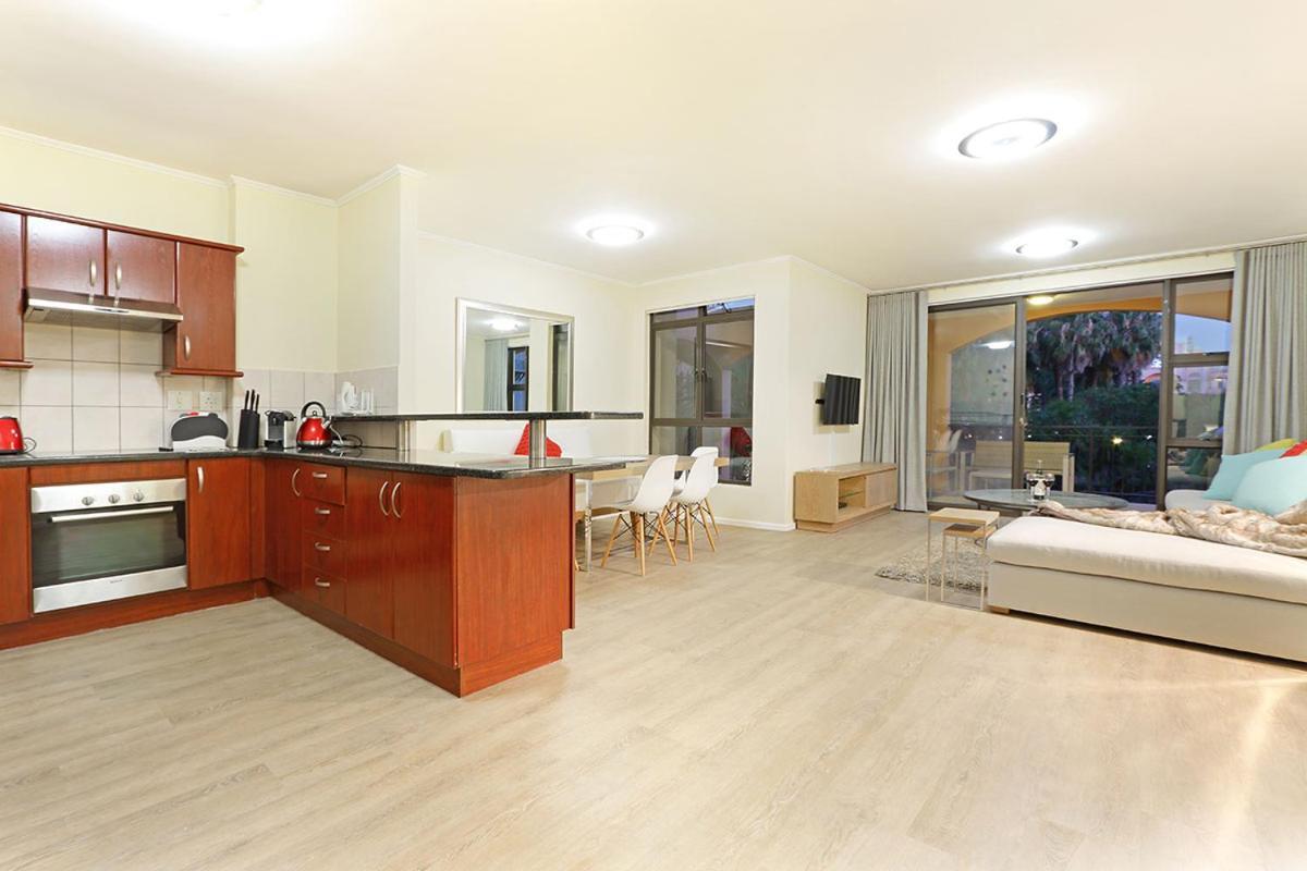 Capri 101 By Hostagents Apartment Cape Town Bagian luar foto